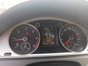 Volkswagen Passat - 2012