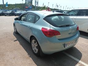 Opel Astra - 2010