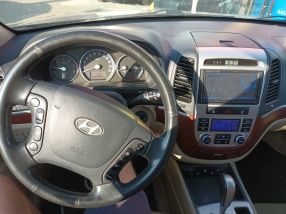 Hyundai Santa Fe - 2010