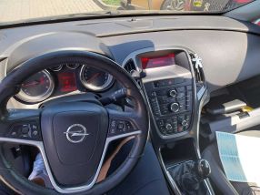 Opel Astra - 2013