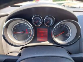Opel Astra - 2013