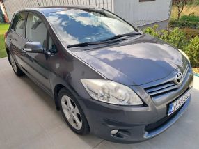 Toyota Auris - 2012