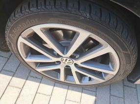 Volkswagen Passat - 2012