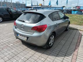 Opel Astra - 2012