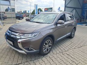 Mitsubishi Outlander - 2016