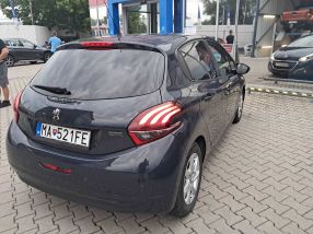 Peugeot 208 - 2015