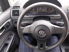 Volkswagen Touran - 2012