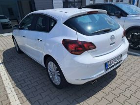 Opel Astra - 2013