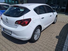 Opel Astra - 2013