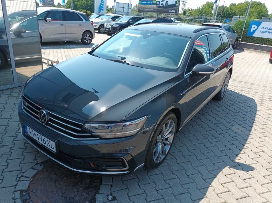 Volkswagen Passat - 2021