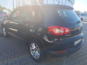 Volkswagen Tiguan - 2011