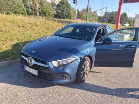 Mercedes-Benz A - 2022