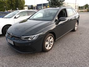 Volkswagen Golf - 2021