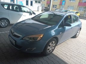 Opel Astra - 2012