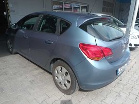 Opel Astra - 2012