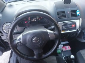 Suzuki SX4 - 2013