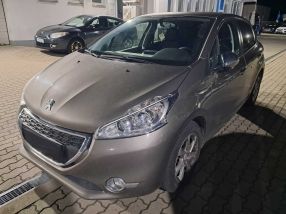 Peugeot 208 - 2015