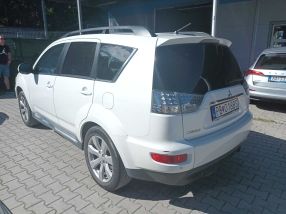 Mitsubishi Outlander - 2011