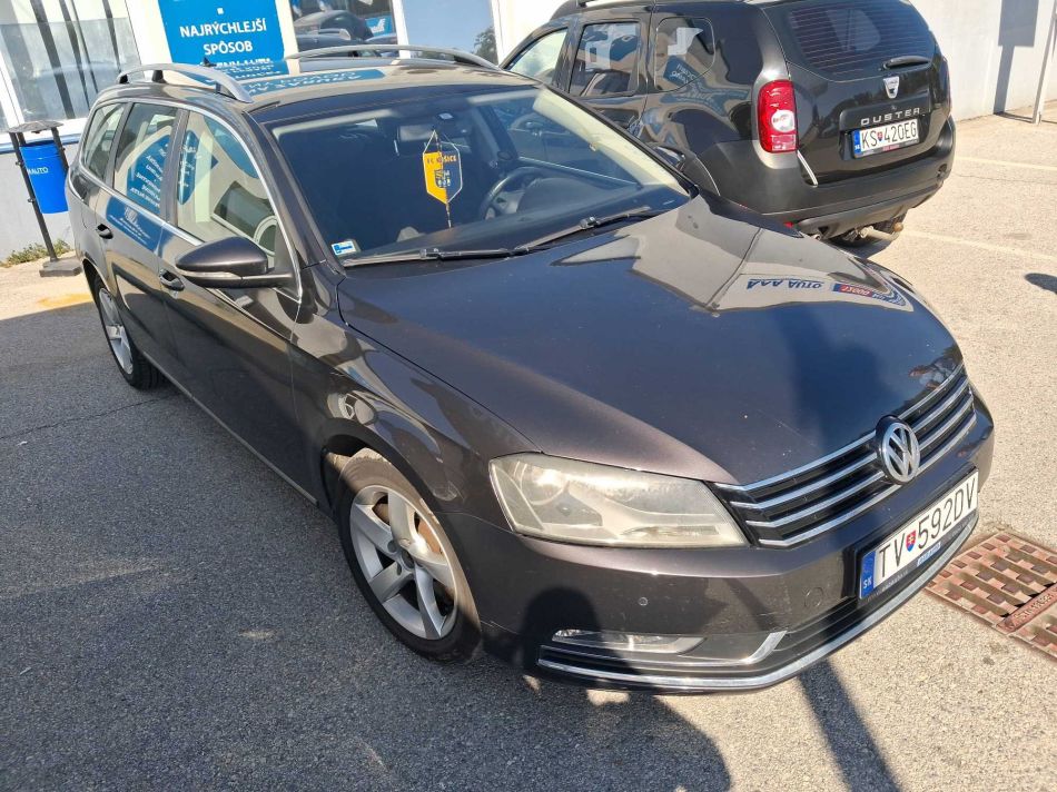 Volkswagen Passat - 2011