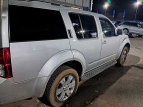 Nissan Pathfinder - 2006