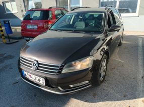 Volkswagen Passat - 2011