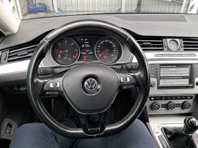 Volkswagen Passat - 2015