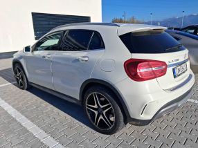 Mercedes-Benz GLA - 2014