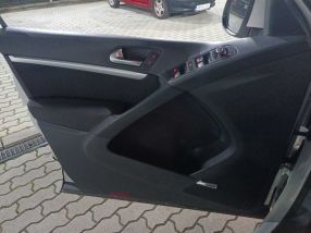 Volkswagen Tiguan - 2012
