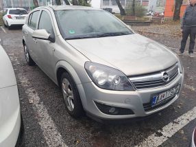 Opel Astra - 2010