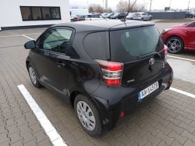 Toyota iQ - 2010