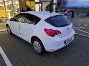 Opel Astra - 2014
