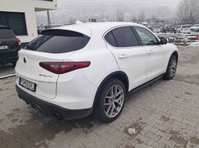 Alfa Romeo Stelvio - 2017