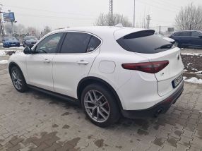 Alfa Romeo Stelvio - 2017