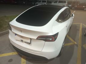 Tesla Model Y - 2023