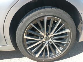 Lexus ES - 2024