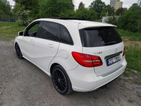 Mercedes-Benz B - 2012