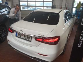 Mercedes-Benz E - 2021