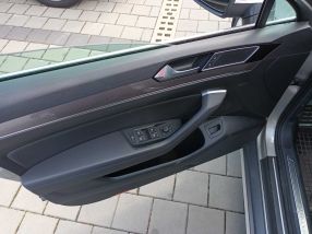 Volkswagen Passat - 2016