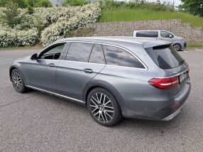 Mercedes-Benz E - 2021
