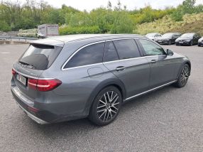 Mercedes-Benz E - 2021