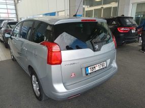 Peugeot 5008 - 2012
