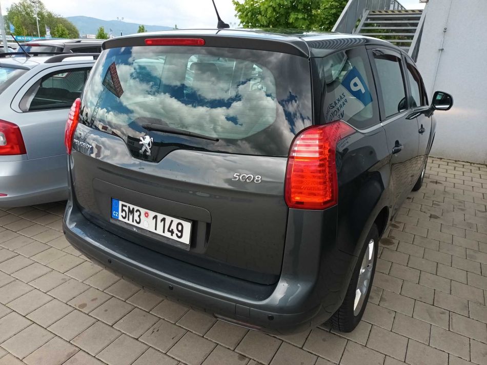 Peugeot 5008 - 2010