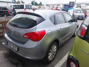 Opel Astra - 2012