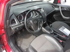 Opel Astra - 2012