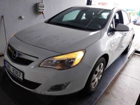 Opel Astra - 2011