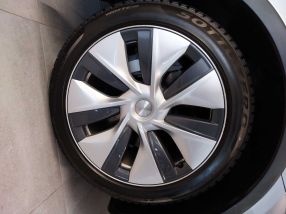 Tesla Model Y - 2023