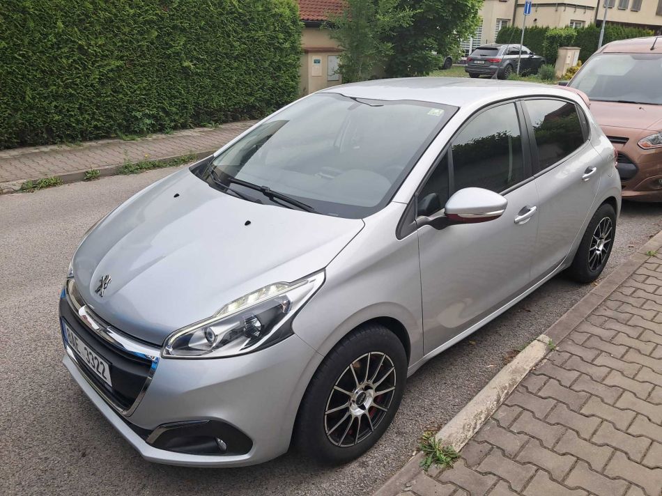 Peugeot 208 - 2017