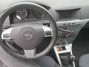 Opel Astra - 2010