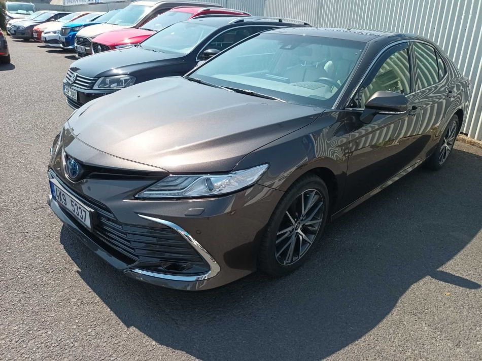 Toyota Camry - 2021