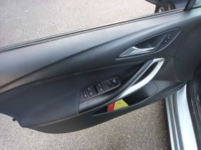 Opel Astra - 2021
